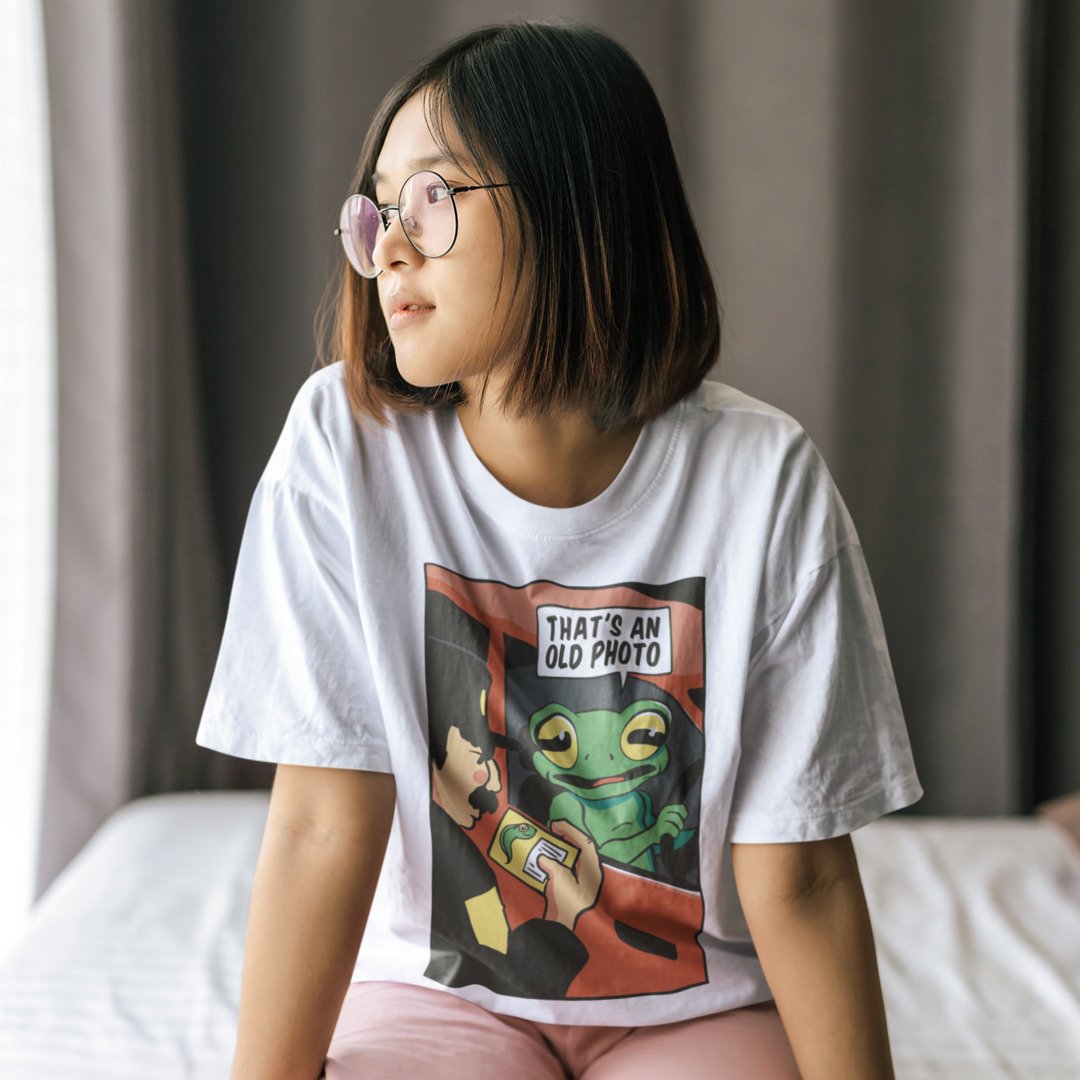 Frog License Comic Unisex Oversized T-Shirt — White