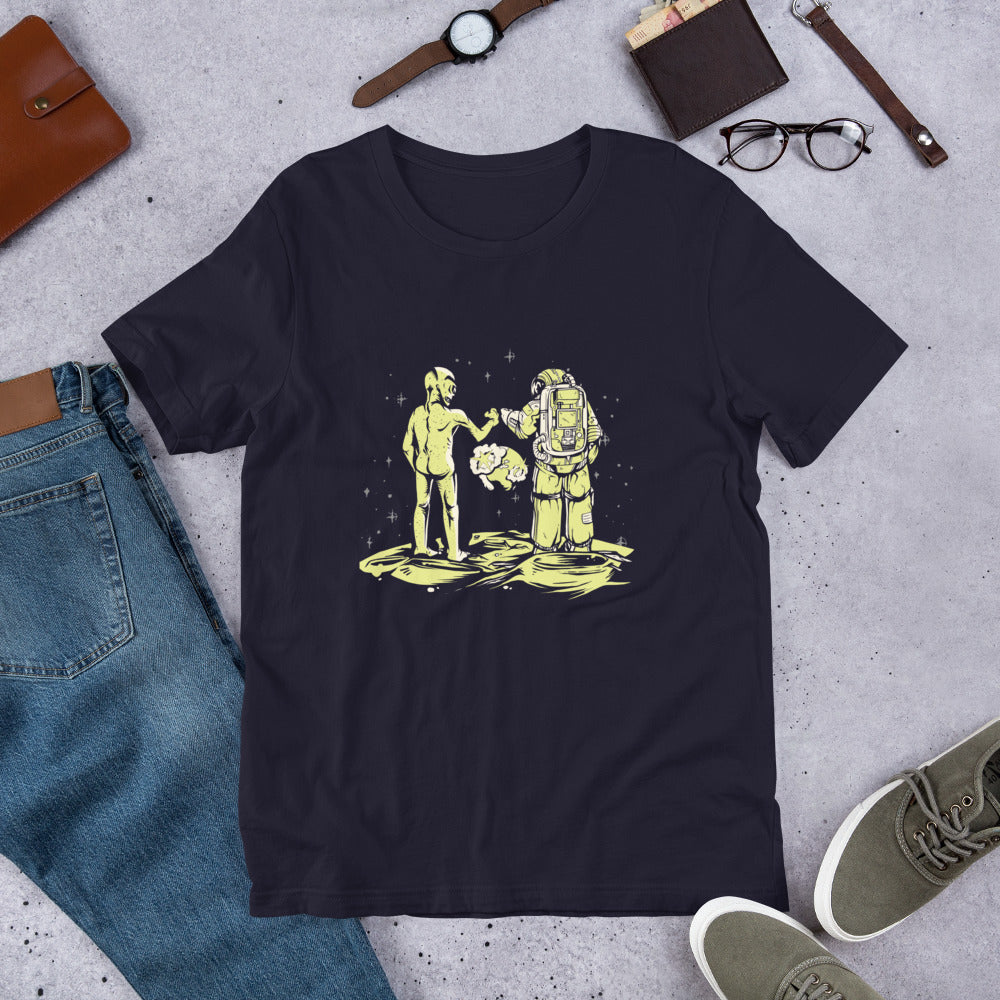 Alien & Astronaut Fist bump Half-Sleeve T-Shirt — Navy